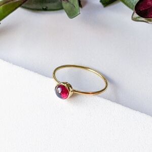🦋LAST🦋 NWT Baizaar Round Garnet Dainty Stacking Ring, Size 6.5